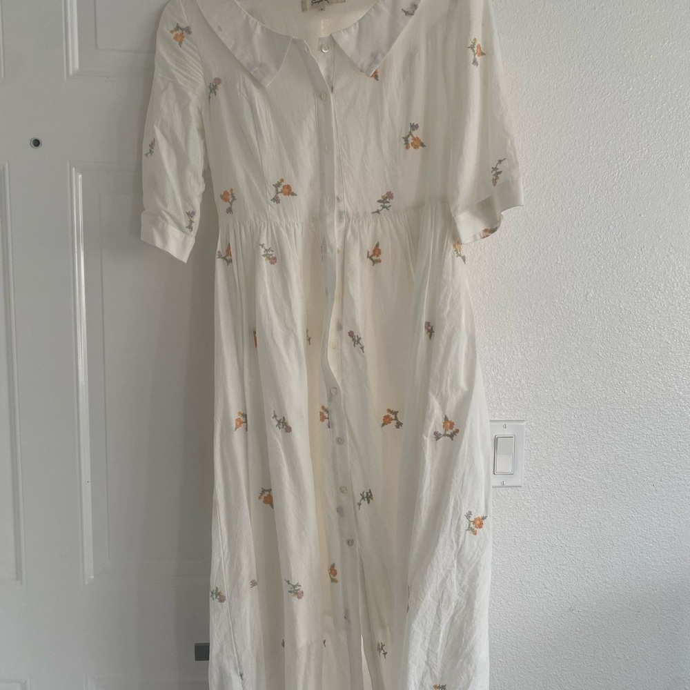 Chic Ivory Floral Midi Dress